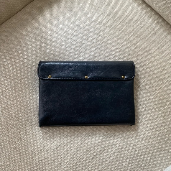 Vintage Navy clutch bag with silver hardware - Picture 2 of 8